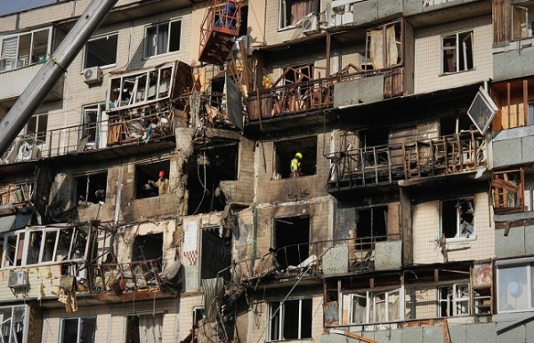 ভোররাতে কিয়েভ কাঁপল হামলায়, মৃত ৪ , ২৬-এর বেশি আহত ভোররাতে কিয়েভ কাঁপল হামলায়, মৃত ৪ , ২৬-এর বেশি আহত