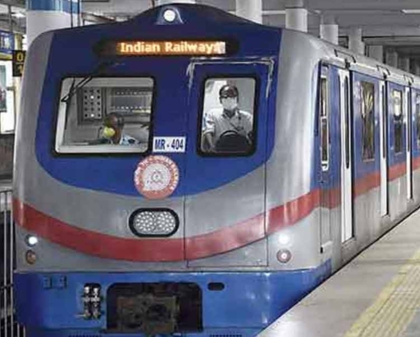 রক্ষণাবেক্ষণের জন্য দক্ষিণেশ্বর স্টেশনে বন্ধ মেট্রো, পরে স্বাভাবিক পরিষেবা রক্ষণাবেক্ষণের জন্য দক্ষিণেশ্বর স্টেশনে বন্ধ মেট্রো, পরে স্বাভাবিক পরিষেবা