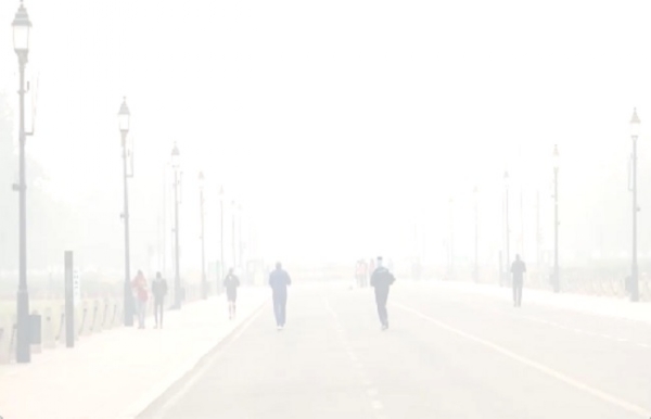 উত্তর ভারতে তীব্র ঠান্ডা, দিল্লির বাতাস এখনও দূষিতই উত্তর ভারতে তীব্র ঠান্ডা, দিল্লির বাতাস এখনও দূষিতই