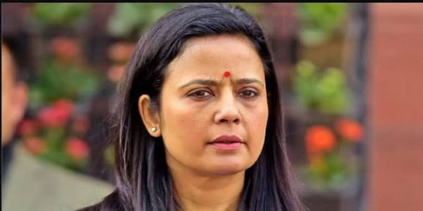 মহুয়া মৈত্রর বিরুদ্ধে চার্জশিট দায়ের করার জন্য সিবিআইকে নির্দেশ