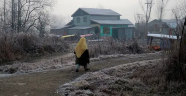 ঠান্ডায় কাঁপছে কাশ্মীর, পহেলগামে পারদ নাম হিমাঙ্কের নীচে ঠান্ডায় কাঁপছে কাশ্মীর, পহেলগামে পারদ নাম হিমাঙ্কের নীচে