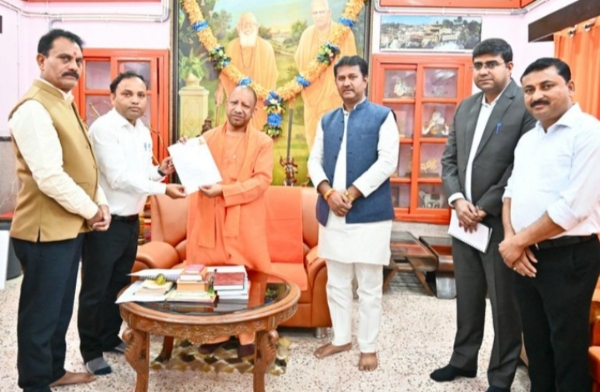 এসআইআর-এর ফর্ম পূরণ করলেন মুখ্যমন্ত্রী যোগী আদিত্যনাথ এসআইআর-এর ফর্ম পূরণ করলেন মুখ্যমন্ত্রী যোগী আদিত্যনাথ