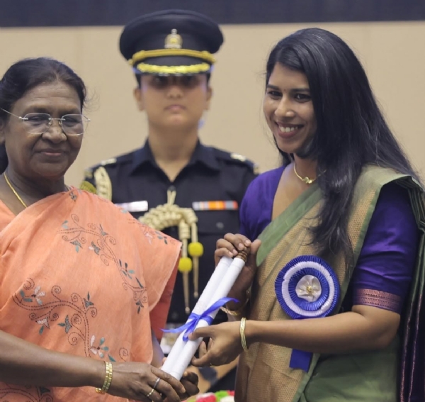 পুরস্কার বিতরণ পুরস্কার বিতরণ