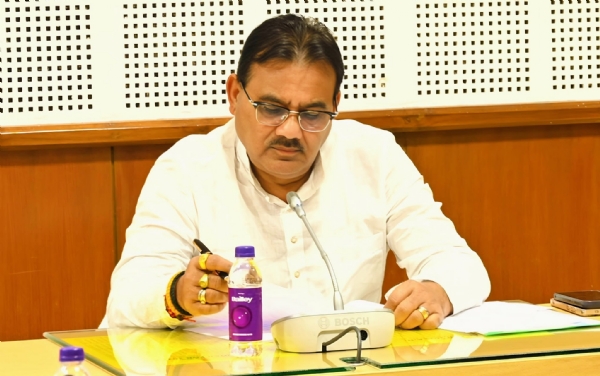 অর্থমন্ত্রী প্রণজিৎ সিংহ রায় অর্থমন্ত্রী প্রণজিৎ সিংহ রায়