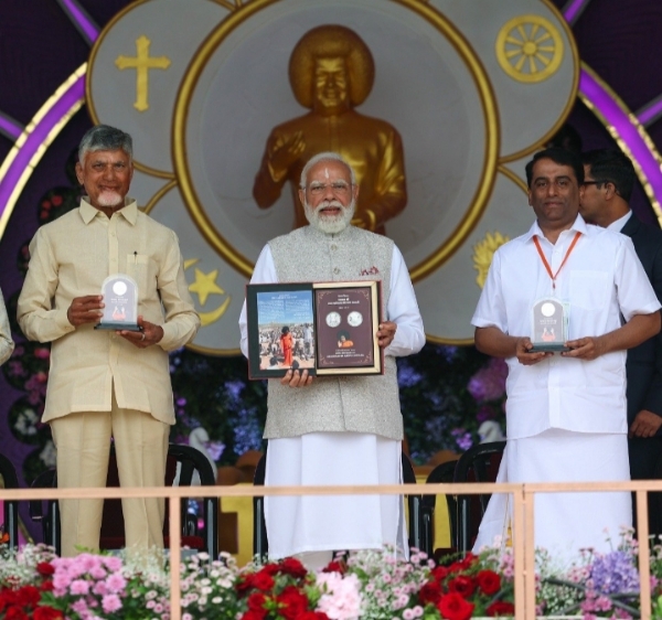 অন্ধ্রে রোড শো প্রধানমন্ত্রীর, বাঁধ ভাঙা উচ্ছ্বাস জনসাধারণের মধ্যে অন্ধ্রে রোড শো প্রধানমন্ত্রীর, বাঁধ ভাঙা উচ্ছ্বাস জনসাধারণের মধ্যে