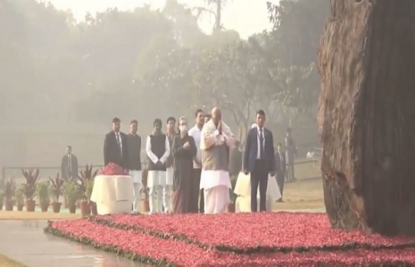 প্রাক্তন প্রধানমন্ত্রী ইন্দিরা গান্ধীর ১০৮তম জন্মজয়ন্তীতে শ্রদ্ধার্ঘ্য জানাল কংগ্রেস নেতৃত্ব প্রাক্তন প্রধানমন্ত্রী ইন্দিরা গান্ধীর ১০৮তম জন্মজয়ন্তীতে শ্রদ্ধার্ঘ্য জানাল কংগ্রেস নেতৃত্ব