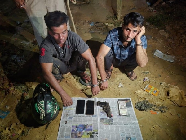 বুলেট সহ পিস্তল ও জাল নোট সমেত গ্রেফতার আবিদুর রহমান এবং আনোয়ার হোসেন