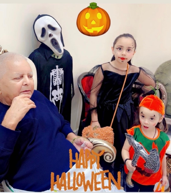 লালুর হ্যালোইন উদযাপন, নিশানা বিজেপির