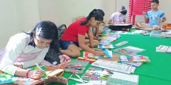 ডিওয়াইএফআই -এর প্রতিষ্ঠা দিবস উপলক্ষ্যে বসে আঁকো প্রতিযোগিতা