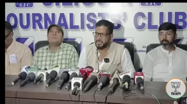 শিলিগুড়ি জার্নালিস্ট ক্লাবে সাংবাদিক সম্মেলনে শিলিগুড়ি জার্নালিস্ট ক্লাবে সাংবাদিক সম্মেলনে