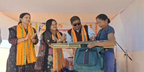 ব্রু পুনর্বাসন কেন্দ্রে ১৮১ জন সুবিধাভোগীর হাতে সহায়ক সামগ্রী প্রদান