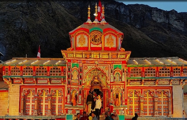 শীতকালীন দ্বার বন্ধের আগেই শুক্রবার থেকে পঞ্চ পুজো বদ্রীনাথ ধামে শীতকালীন দ্বার বন্ধের আগেই শুক্রবার থেকে পঞ্চ পুজো বদ্রীনাথ ধামে