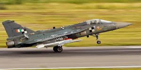 দুবাইতে ভেঙে পড়ল ভারতীয় যুদ্ধবিমান ‘তেজস’