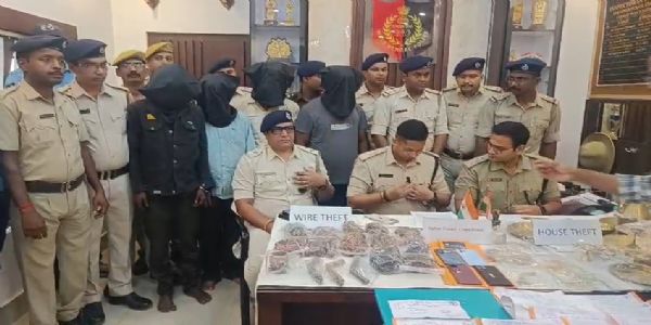 আমডাঙ্গায় প্রাক্তন সেনাকর্মীর বাড়িতে চুরির ঘটনায় গ্রেফতার চার