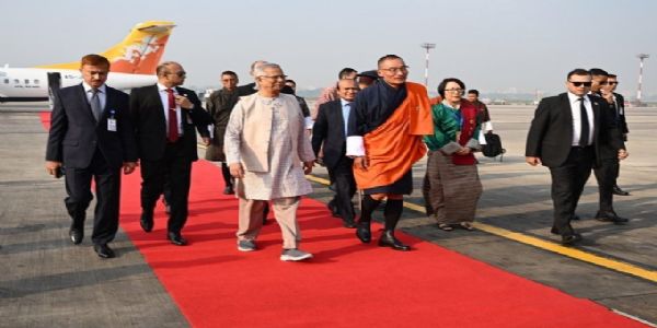 ভুটানের প্রধানমন্ত্রী ঢাকায়, উষ্ণ অভ্যর্থনা ইউনূসের