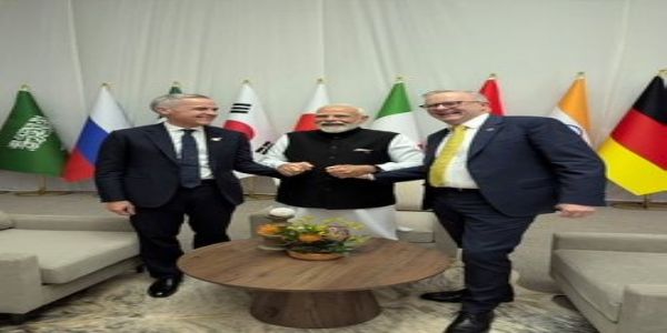 জোহানেসবার্গে বিভিন্ন রাষ্ট্রনেতাদের সঙ্গে সাক্ষাৎ প্রধানমন্ত্রীর