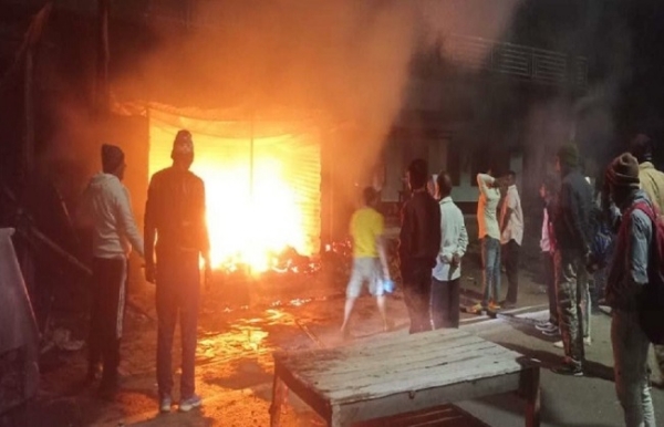 গিরিডিহতে অগ্নিকাণ্ডে ক্ষতিগ্রস্ত এক লক্ষ টাকারও বেশি মূল্যের সম্পত্তি