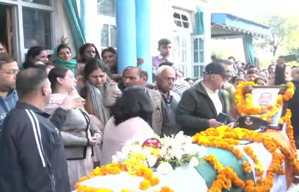 হিমাচলে ফেফিরল উইং কমান্ডার নমনের দেহ, পূর্ণ সামরিক মর্যাদায় শেষকৃত্য