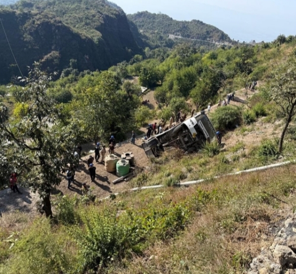 উত্তরাখণ্ডের তেহরিতে খাদে পড়ল বাস; মৃত ৫, আহত কমপক্ষে ২৩ জন
