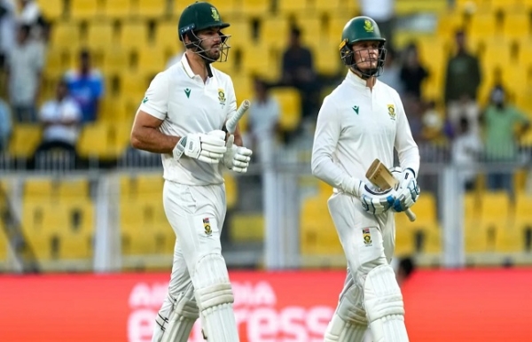 তূতীয় দিনেই পরাজয়ের মুখে ভারত, ফলো-অন করাল না দক্ষিণ আফ্রিকা তূতীয় দিনেই পরাজয়ের মুখে ভারত, ফলো-অন করাল না দক্ষিণ আফ্রিকা