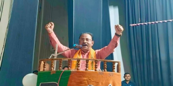 সুস্থ হয়ে হাসপাতাল থেকে বাড়ি ফিরলেন সাংসদ রাজীব ভট্টাচার্য