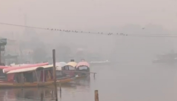 শীতে জবুথবু শ্রীনগর, পারদ নামল মাইনাস ৩.২ ডিগ্রি সেলসিয়াসে