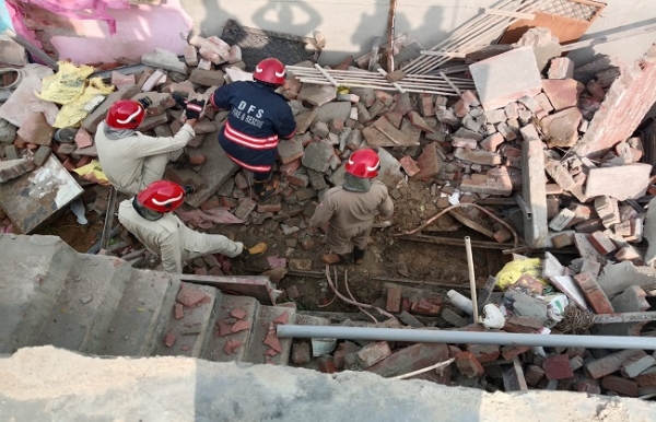 দিল্লির বিবেক বিহারে বাড়ি ধসে আহত পাঁচ