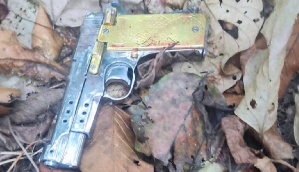 পিস্তল উদ্ধার ঘটনাস্থলে পিস্তল উদ্ধার ঘটনাস্থলে