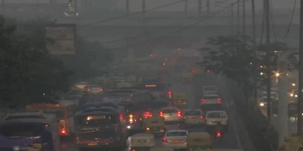 উন্নতি নেই আবহাওয়ায়, বৃহস্পতিতেও দূষণে দুর্বিষহ অবস্থা দিল্লিতে