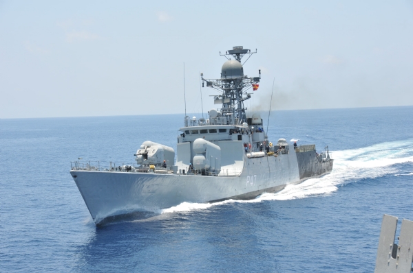 ক্ষেপণাস্ত্র বাহী যুদ্ধ জাহাজ আই এন এস খঞ্জর