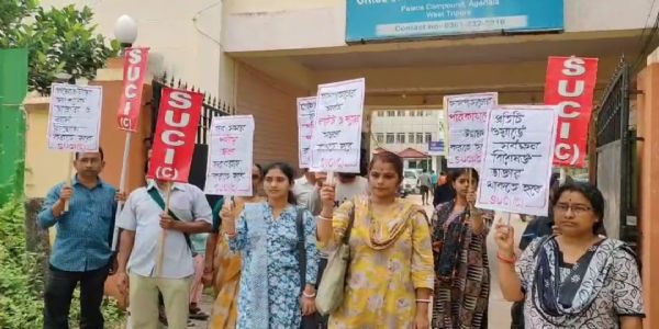 হাসপাতালে অব্যবস্থা রুখতে ১০ দফা দাবিতে এসইউসিআই-এর ডেপুটেশন