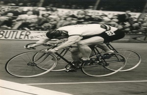 প্রবীণতম প্রাক্তন অলিম্পিক চ্যাম্পিয়ন চার্লস কস্ট ১০১ বছর বয়সে মারা গেলেন