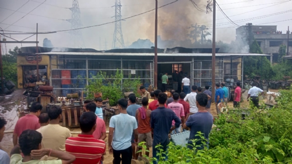 বিদ্যুৎ সাব স্টেশনে অগ্নিকাণ্ড বিদ্যুৎ সাব স্টেশনে অগ্নিকাণ্ড