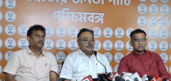 বন্দে মাতরম প্রেস কনফারেন্সে