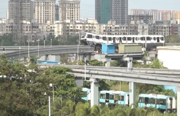 মহড়ার সময়ে লাইনচ্যুত মনোরেল, হতাহতের খবর নেই