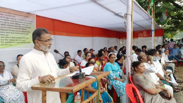 কংগ্রেসের গণঅবস্থান আগরতলায় কংগ্রেসের গণঅবস্থান আগরতলায়