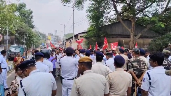 বিক্ষোভ জুট মিলে বিক্ষোভ জুট মিলে
