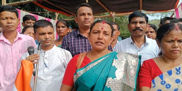 গণ্ডাছড়ায় কংগ্রেসের গণঅবস্থান, সাত দফা দাবিতে সরব দল