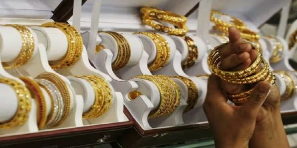 শুক্রবার দেশীয় বাজারে কমলো সোনার দর