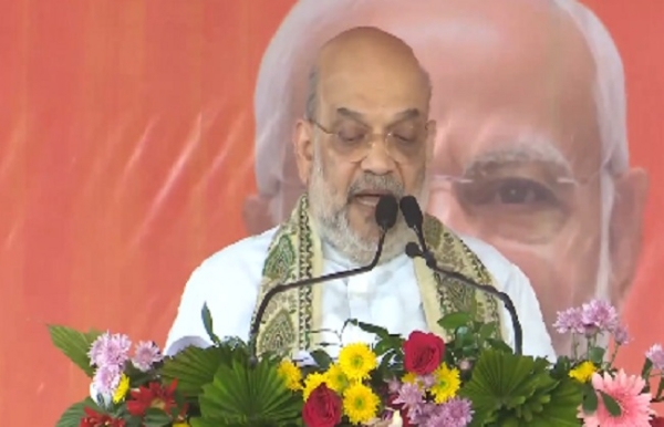 জামুইয়ের জনসভা থেকে বিরোধীদের নিশানা অমিত শাহের জামুইয়ের জনসভা থেকে বিরোধীদের নিশানা অমিত শাহের