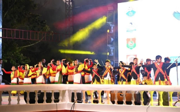 সাংস্কৃতিক অনুষ্ঠানের এক মুহূর্ত সাংস্কৃতিক অনুষ্ঠানের এক মুহূর্ত