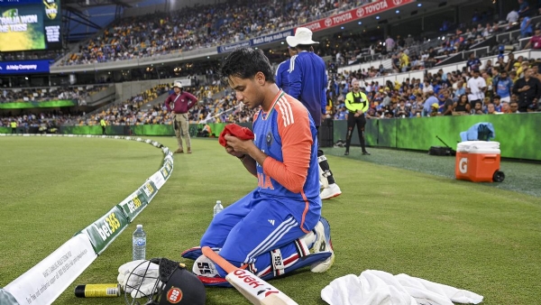 অস্ট্রেলিয়া বনাম ভারত: অভিষেক শর্মা টি-টোয়েন্টিতে দ্বিতীয় দ্রুততম ভারতীয় হিসেবে ১০০০ রানের মালিক হলেন অস্ট্রেলিয়া বনাম ভারত: অভিষেক শর্মা টি-টোয়েন্টিতে দ্বিতীয় দ্রুততম ভারতীয় হিসেবে ১০০০ রানের মালিক হলেন