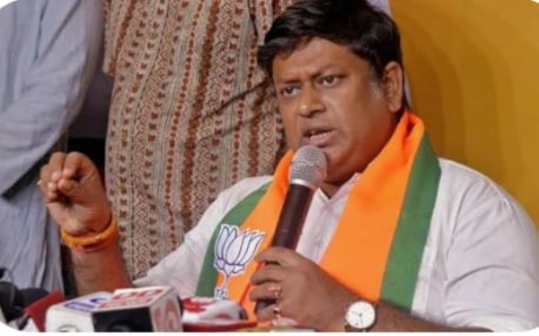 ব্যর্থ মমতা বন্দ্যোপাধ্যায় আর কতদিন আসন আঁকড়ে থাকবেন, প্রশ্ন সুকান্তর ব্যর্থ মমতা বন্দ্যোপাধ্যায় আর কতদিন আসন আঁকড়ে থাকবেন, প্রশ্ন সুকান্তর