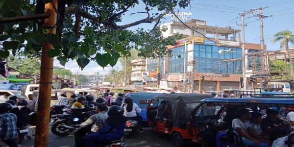সংশোধন...ভারতীয় বায়ু সেনার এয়ার শো : গুয়াহাটিতে ব্যাপক জ্যাম, নাকাল আমজনতা