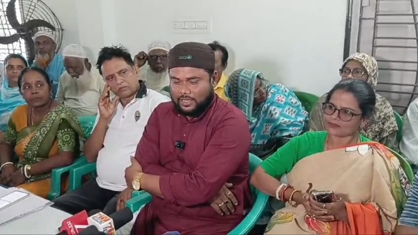 সাংবাদিক বৈঠকে ক্ষোভ সাংবাদিক বৈঠকে ক্ষোভ