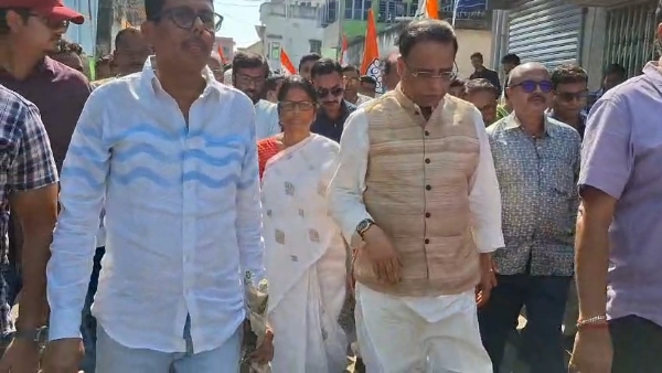 স্নেহাশীষ চক্রবর্তী স্নেহাশীষ চক্রবর্তী