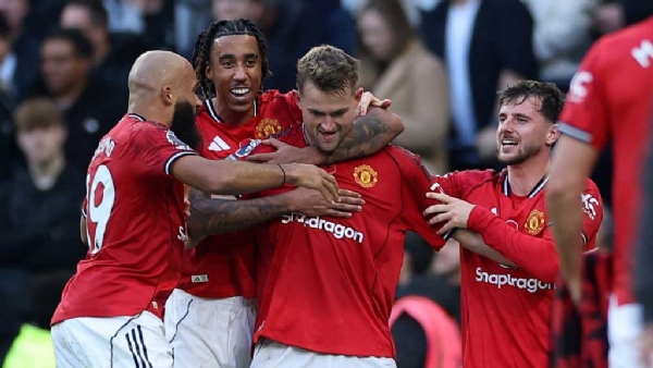 শেষ মুহূর্তের গোলে হার এড়াল ইউনাইটেড শেষ মুহূর্তের গোলে হার এড়াল ইউনাইটেড