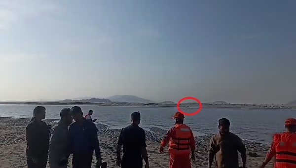 ব্ৰহ্মপুত্ৰে নিখোঁজ পাঁচ যুবকের সন্ধানে এনডিআরএফ-এর দল ব্ৰহ্মপুত্ৰে নিখোঁজ পাঁচ যুবকের সন্ধানে এনডিআরএফ-এর দল