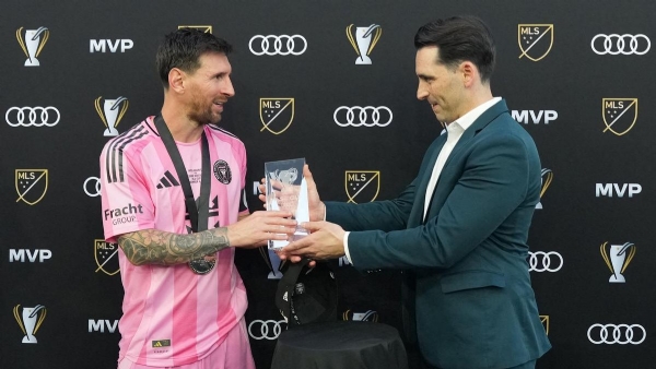 টানা দ্বিতীয়বারের মতো এমএলএস এমভিপি পুরষ্কার জিতলেন মেসি টানা দ্বিতীয়বারের মতো এমএলএস এমভিপি পুরষ্কার জিতলেন মেসি