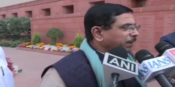 রাহুল গান্ধী একজন পার্ট-টাইম রাজনৈতিক নেতা, কটাক্ষ প্রহ্লাদ জোশীর